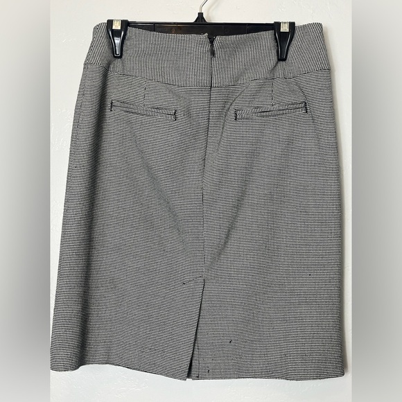 Worthington Black and White Checkered Pencil Skirt. 8 - Picture 3 of 3